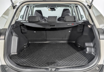 Подержанный автомобиль Toyota RAV4 2024 года (10 фото)