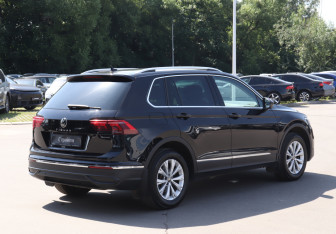 Подержанный автомобиль Volkswagen Tiguan 2021 года (5 фото)