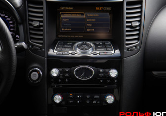 Подержанный автомобиль Infiniti FX 2013 года (16 фото)
