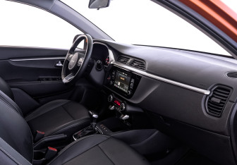 Подержанный автомобиль Kia Rio Hatchback 2022 года (13 фото)