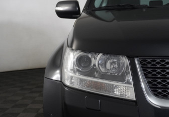 Подержанный автомобиль Suzuki Grand Vitara 2010 года (21 фото)