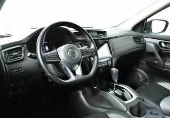 Подержанный автомобиль Nissan Qashqai 2020 года (8 фото)