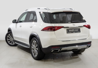 Подержанный автомобиль Mercedes-Benz GLE 2021 года (7 фото)