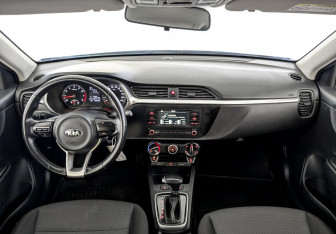 Подержанный автомобиль Kia Rio Hatchback 2021 года (14 фото)