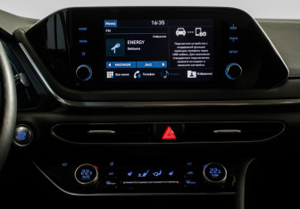 Подержанный автомобиль Hyundai Sonata 2021 года (14 фото)