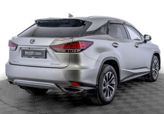 Подержанный автомобиль Lexus RX 2021 года (5 фото)