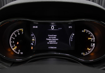 Подержанный автомобиль Jeep Grand Cherokee 2020 года (13 фото)