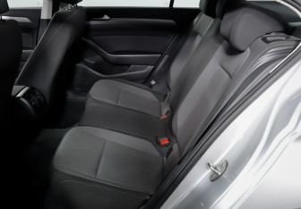 Подержанный автомобиль Volkswagen Passat Sedan 2017 года (10 фото)