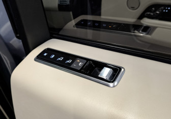 Подержанный автомобиль Land Rover Range Rover 2019 года (29 фото)