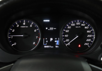 Подержанный автомобиль Mitsubishi Outlander 2016 года (11 фото)