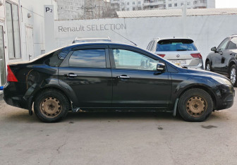 Подержанный автомобиль Ford Focus Sedan 2008 года (4 фото)