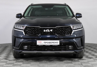 Подержанный автомобиль Kia Sorento 2022 года (2 фото)