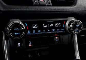 Подержанный автомобиль Toyota RAV4 2019 года (16 фото)