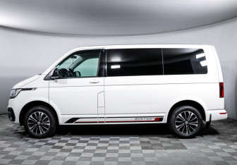 Подержанный автомобиль Volkswagen Transporter Minivan 2021 года (8 фото)
