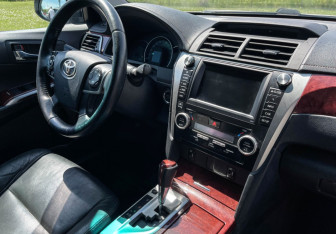 Подержанный автомобиль Toyota Camry Sedan 2012 года (9 фото)