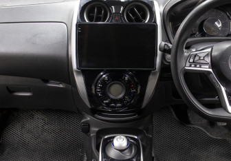 Подержанный автомобиль Nissan Note 2019 года (15 фото)