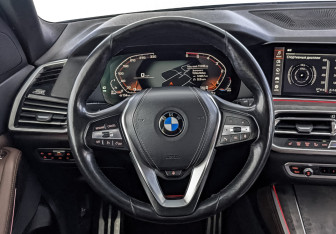 Подержанный автомобиль BMW X5 2019 года (22 фото)