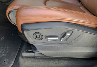 Подержанный автомобиль Audi Q8 2021 года (21 фото)