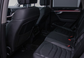 Подержанный автомобиль Volkswagen Touareg 2019 года (10 фото)