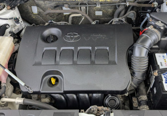 Подержанный автомобиль Toyota RAV4 2016 года (9 фото)