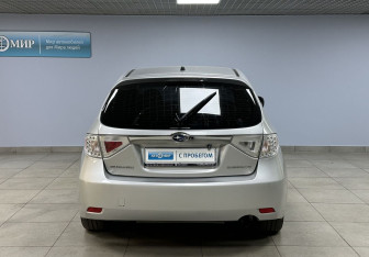 Подержанный автомобиль Subaru Impreza Hatchback 2008 года (6 фото)