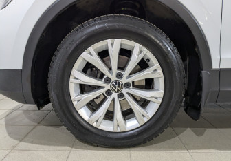 Подержанный автомобиль Volkswagen Tiguan 2021 года (12 фото)