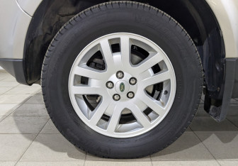 Подержанный автомобиль Land Rover Freelander 2010 года (12 фото)