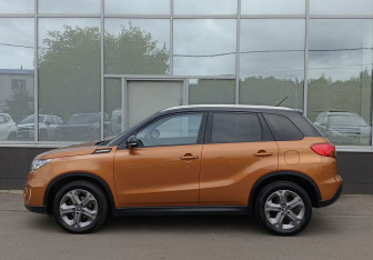 Подержанный автомобиль Suzuki Vitara 2017 года (8 фото)