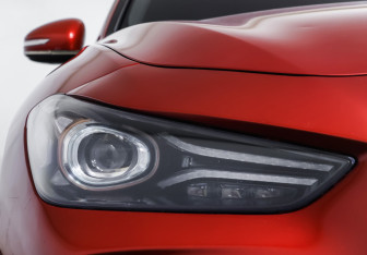 Подержанный автомобиль Genesis G70 2018 года (23 фото)