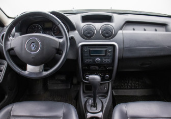 Подержанный автомобиль Renault Duster 2012 года (13 фото)