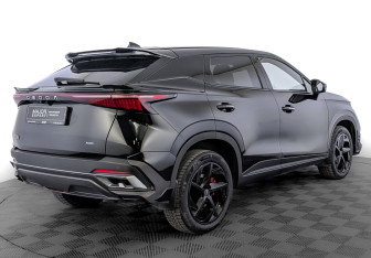 Подержанный автомобиль Omoda C5 2023 года (5 фото)