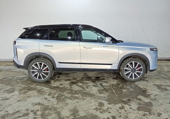 Подержанный автомобиль Jaecoo J7 2023 года (8 фото)