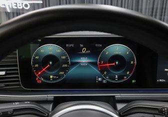 Подержанный автомобиль Mercedes-Benz GLE 2020 года (13 фото)