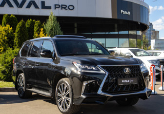 Подержанный автомобиль Lexus LX 2018 года (2 фото)