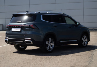 Подержанный автомобиль Geely Okavango 2024 года (5 фото)