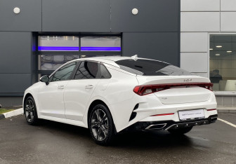 Подержанный автомобиль Kia K5 2022 года (7 фото)