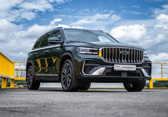 Подержанный автомобиль Geely Monjaro 2025 года (3 фото)