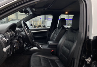 Подержанный автомобиль Porsche Cayenne 2004 года (18 фото)