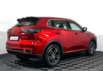 Подержанный автомобиль Changan UNI-S 2024 года (5 фото)