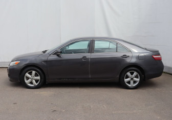 Подержанный автомобиль Toyota Camry Sedan 2009 года (8 фото)