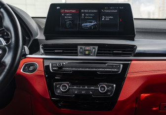 Подержанный автомобиль BMW X2 2021 года (16 фото)