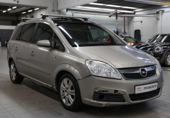Подержанный автомобиль Opel Zafira Compactvan 2007 года (2 фото)