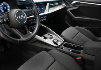 Подержанный автомобиль Audi A3 Hatchback 2021 года (7 фото)