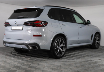 Новый BMW X5 2025 (2 фото)