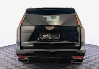 Подержанный автомобиль Cadillac Escalade Suv 2023 года (6 фото)