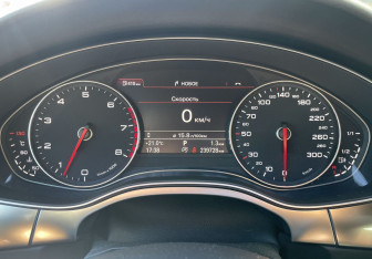 Подержанный автомобиль Audi A7 2011 года (27 фото)