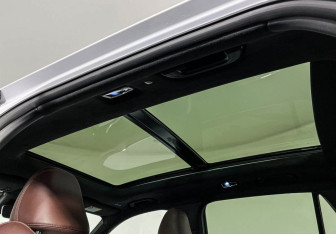 Подержанный автомобиль Geely Monjaro 2022 года (20 фото)