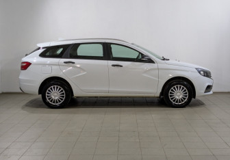 Подержанный автомобиль LADA (ВАЗ) Vesta Wagon 2020 года (10 фото)