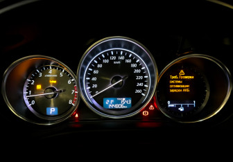 Подержанный автомобиль Mazda CX-5 2012 года (13 фото)