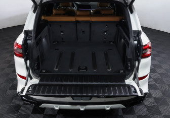 Подержанный автомобиль BMW X5 2019 года (10 фото)